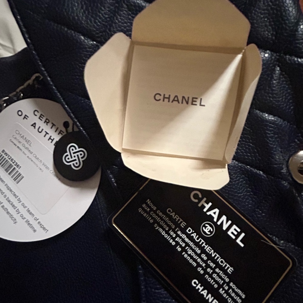 Chanel Caviar Clutch with chain - Picture 12 of 14
